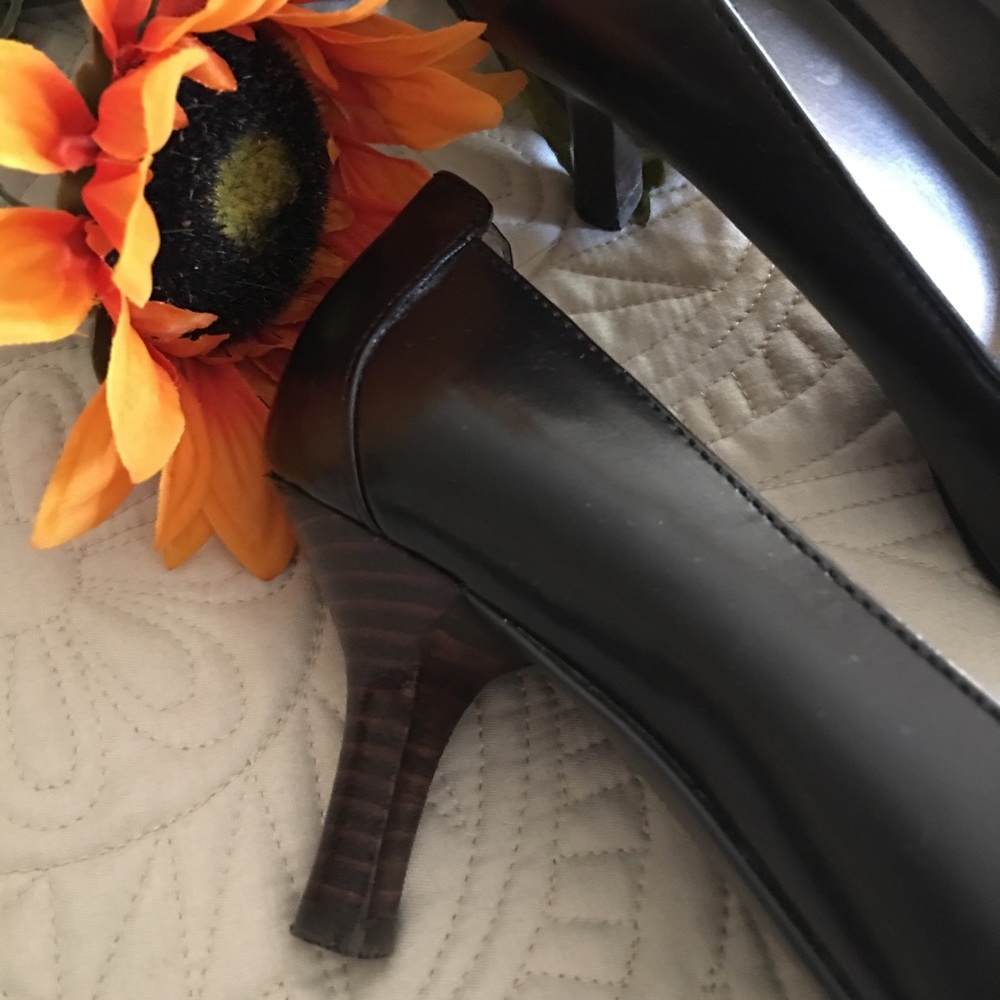 Shoes - Picture 2 of 2